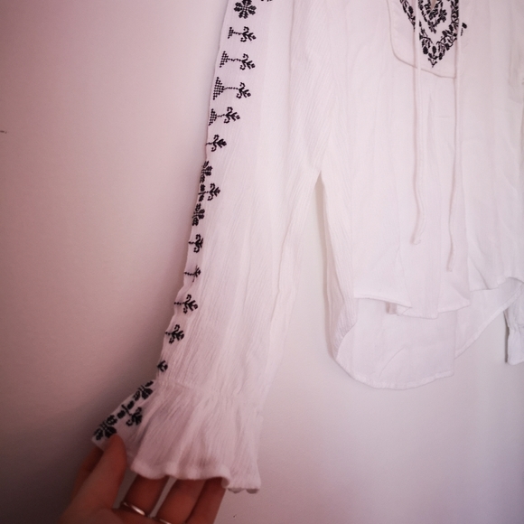 Boho embroidered white peasant blouse - Picture 3 of 6